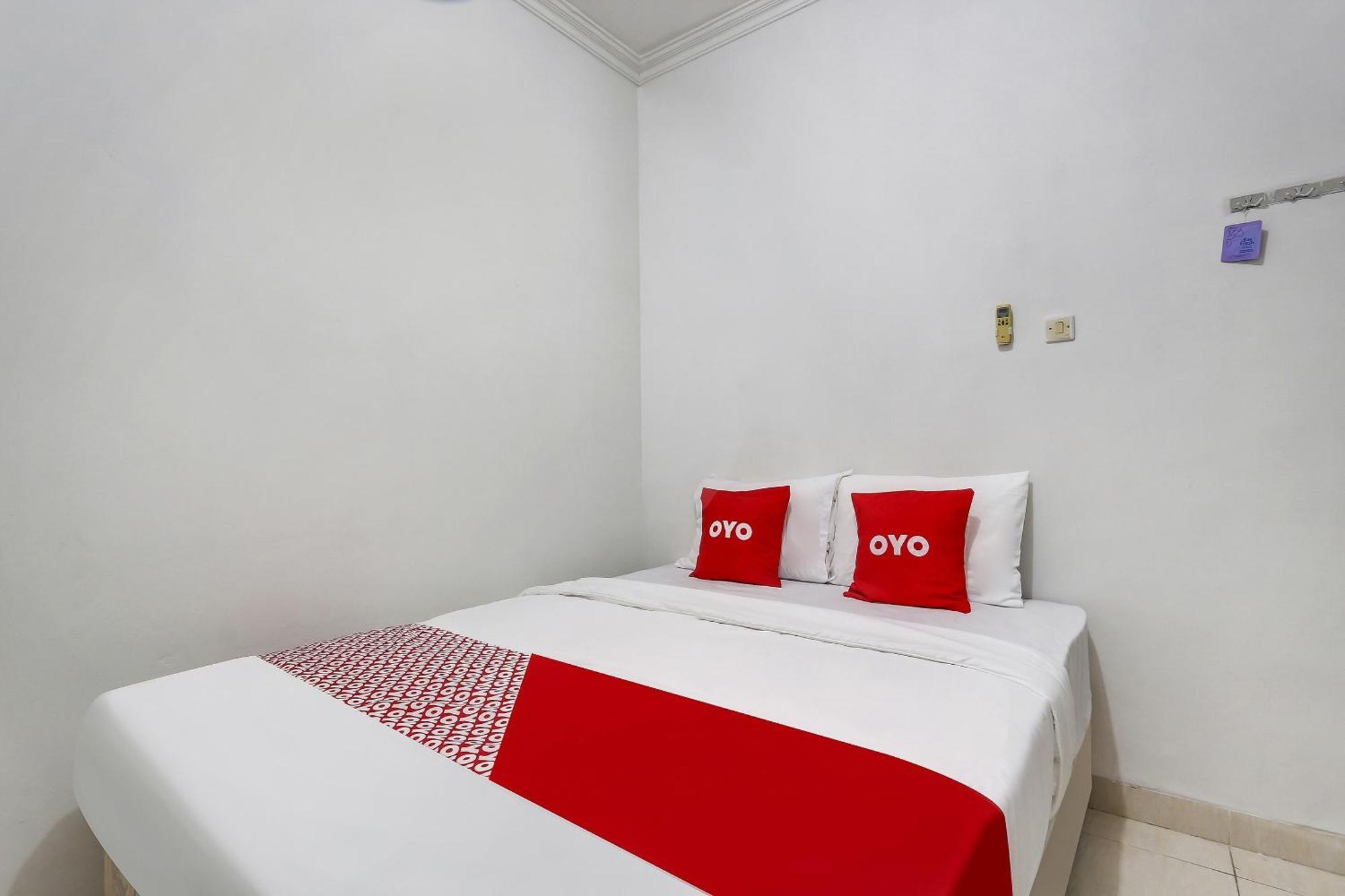 โอโย 91082 นาธาเนีย เอ็กซ์คลูซีฟ Hotel สเลมาน ภายนอก รูปภาพ
